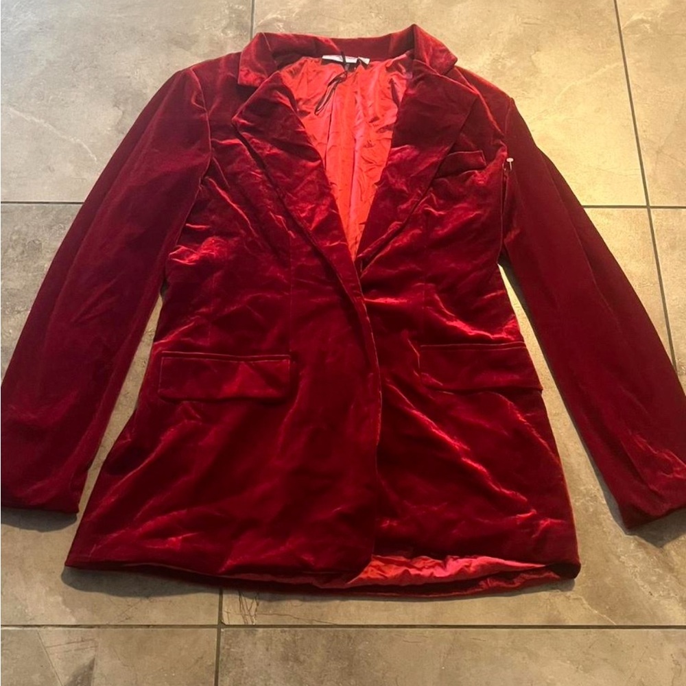 Premier amour Red Velvet Blazer and pants set